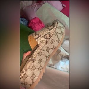 Gucci woman’s platform slides